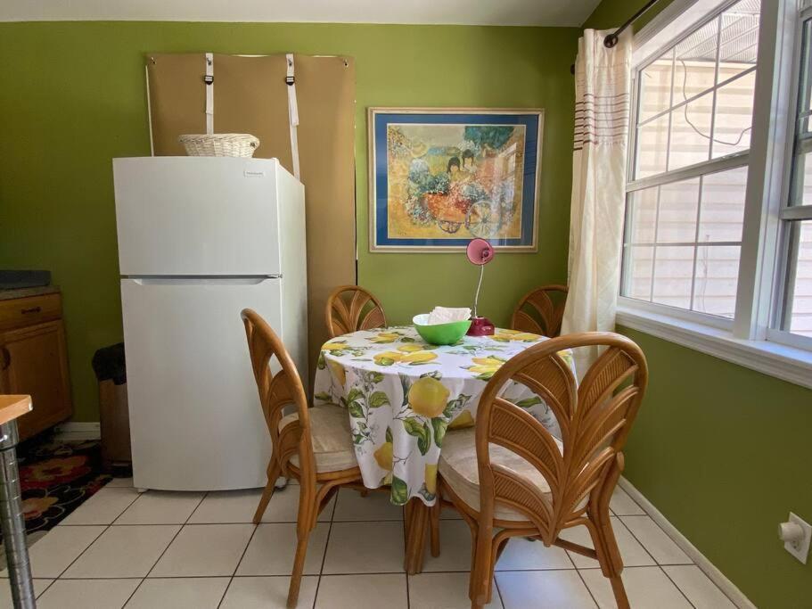 One Bed Suite Near Beaches And Downtown Sarasota Bagian luar foto